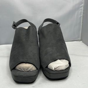 Worthington size 7.5 New with Box Color Dark Grey